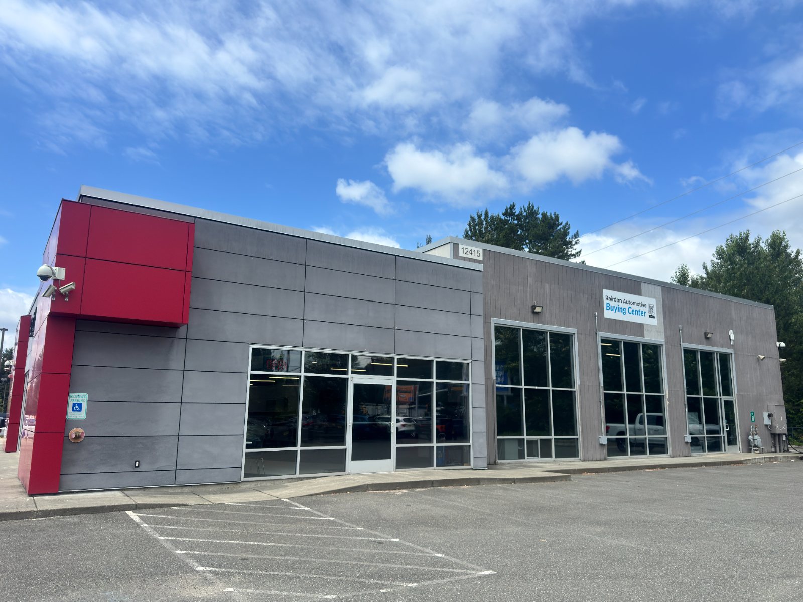 Tims Auto Buyers buying center on Slater Ave NE in Kirkland, Washington